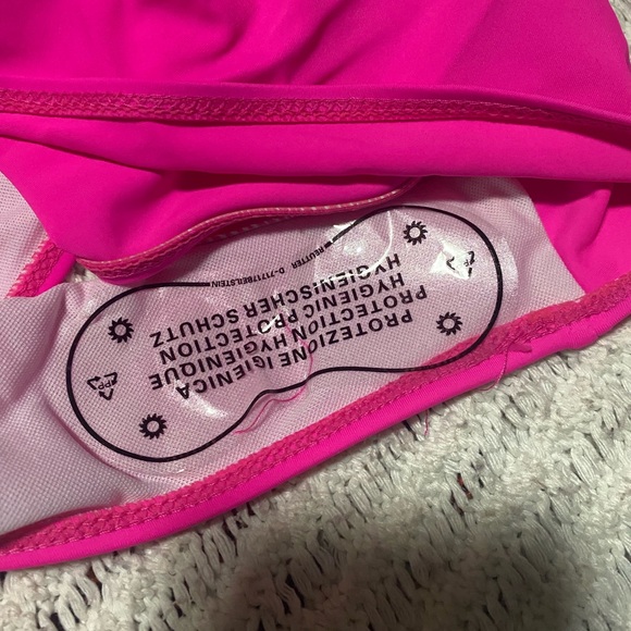 NEW Women's High Cut Low Back One Piece Swimsuit - Picture 3 of 7